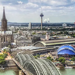 *** Hotel Express Cologne By Ihg Tyskland